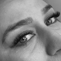 Russian Lash Extensions featured image